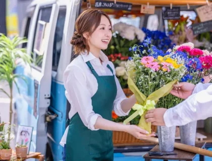 co-gai-ban-hoa-va-cach-thu-thai-dac-biet