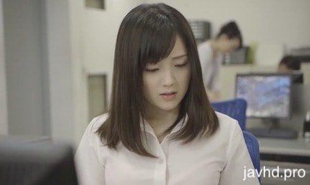 hbad-267-em-nhan-vien-hang-cuc-ngon-emiri-suzuhara