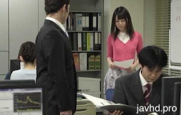 nguc-be-thuong-rat-xinh-va-de-thuong-aoi-rena