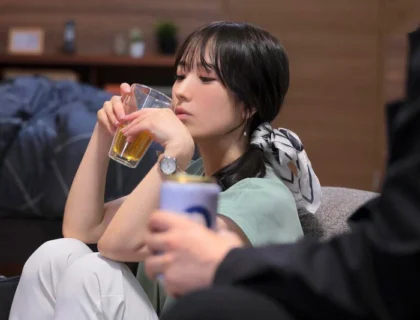 uong-ruou-voi-nam-dong-nghiep-gioi-ve-chuyen-ay